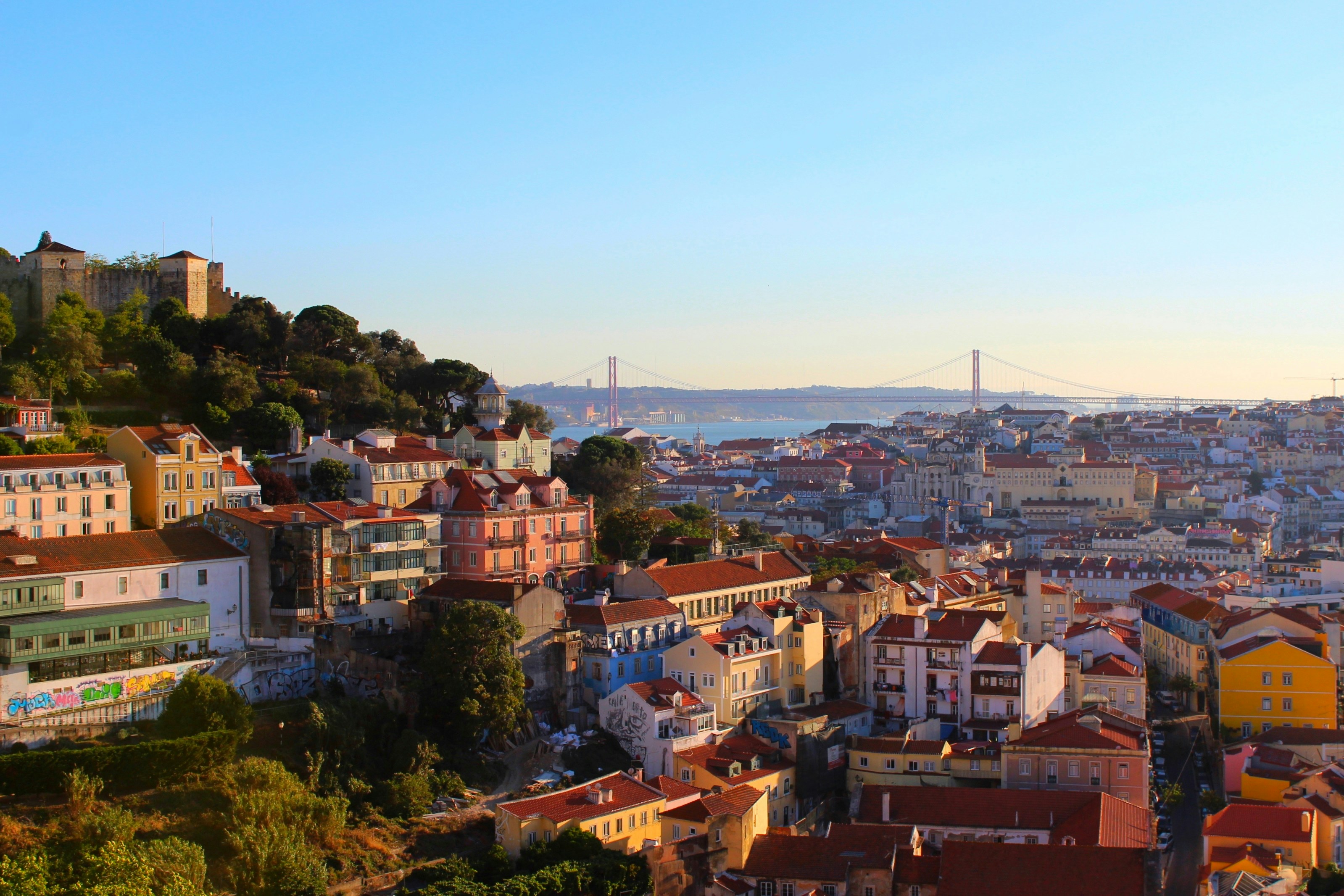 Lisbon: 2-Hour Private Tuk-Tuk Tour of Alfama & Chiado